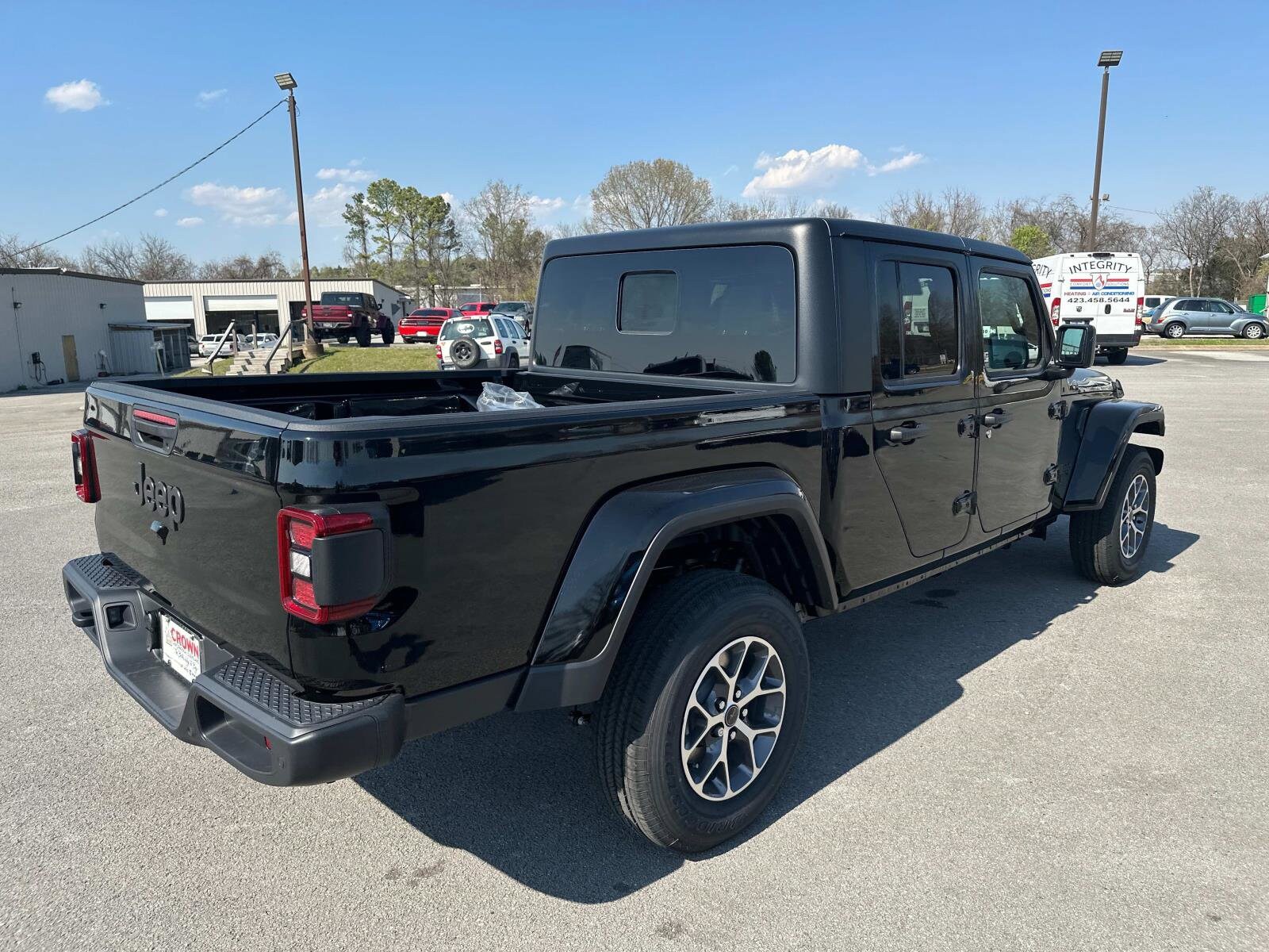 2024 Jeep Gladiator Sport photo 4