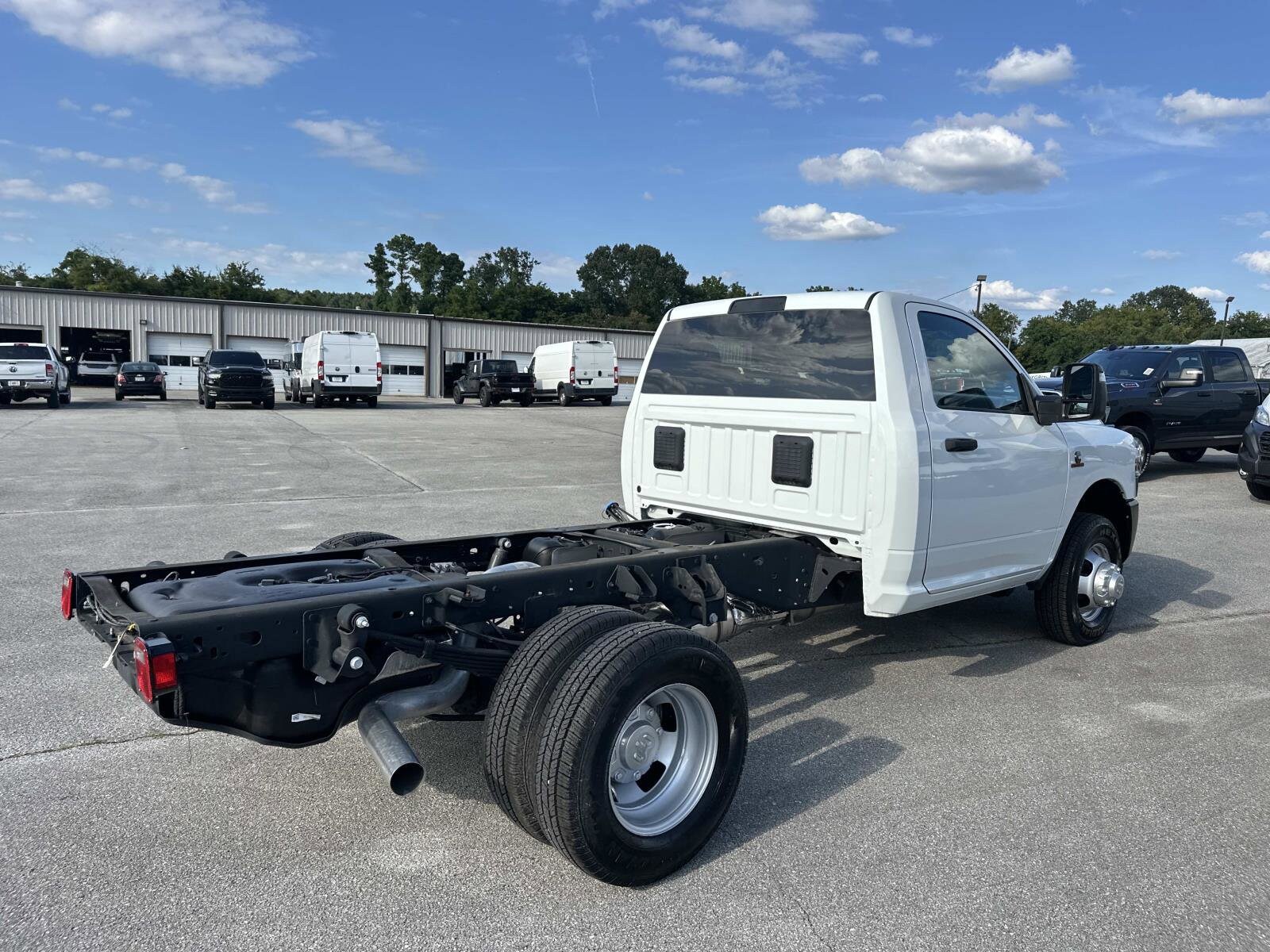 2024 Ram 3500 Tradesman photo 4