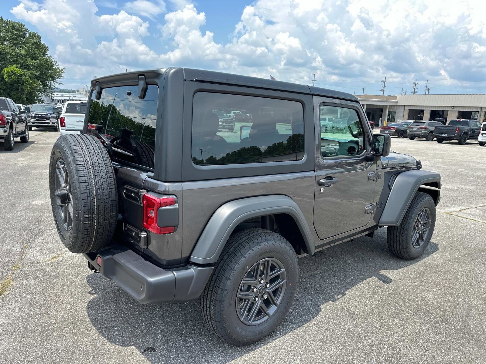 2025 Jeep Wrangler Sport photo 4