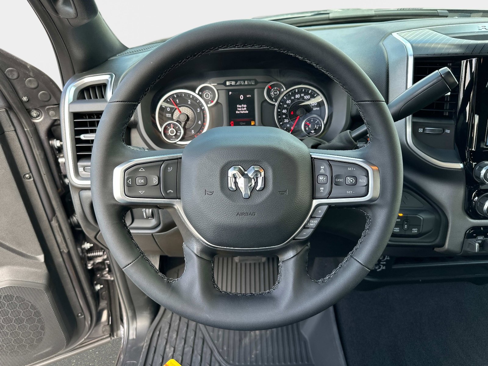 2025 RAM 2500 Big Horn - Photo 26