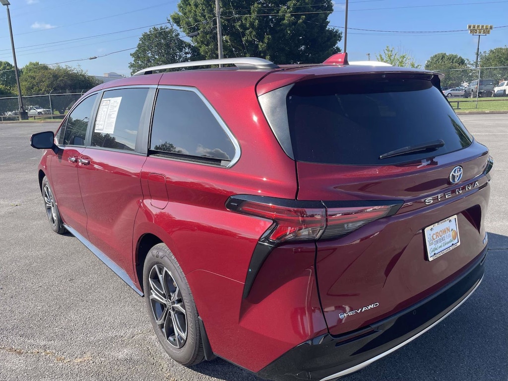 Used 2025 Toyota Sienna Platinum Platinum AWD 7-Passenger