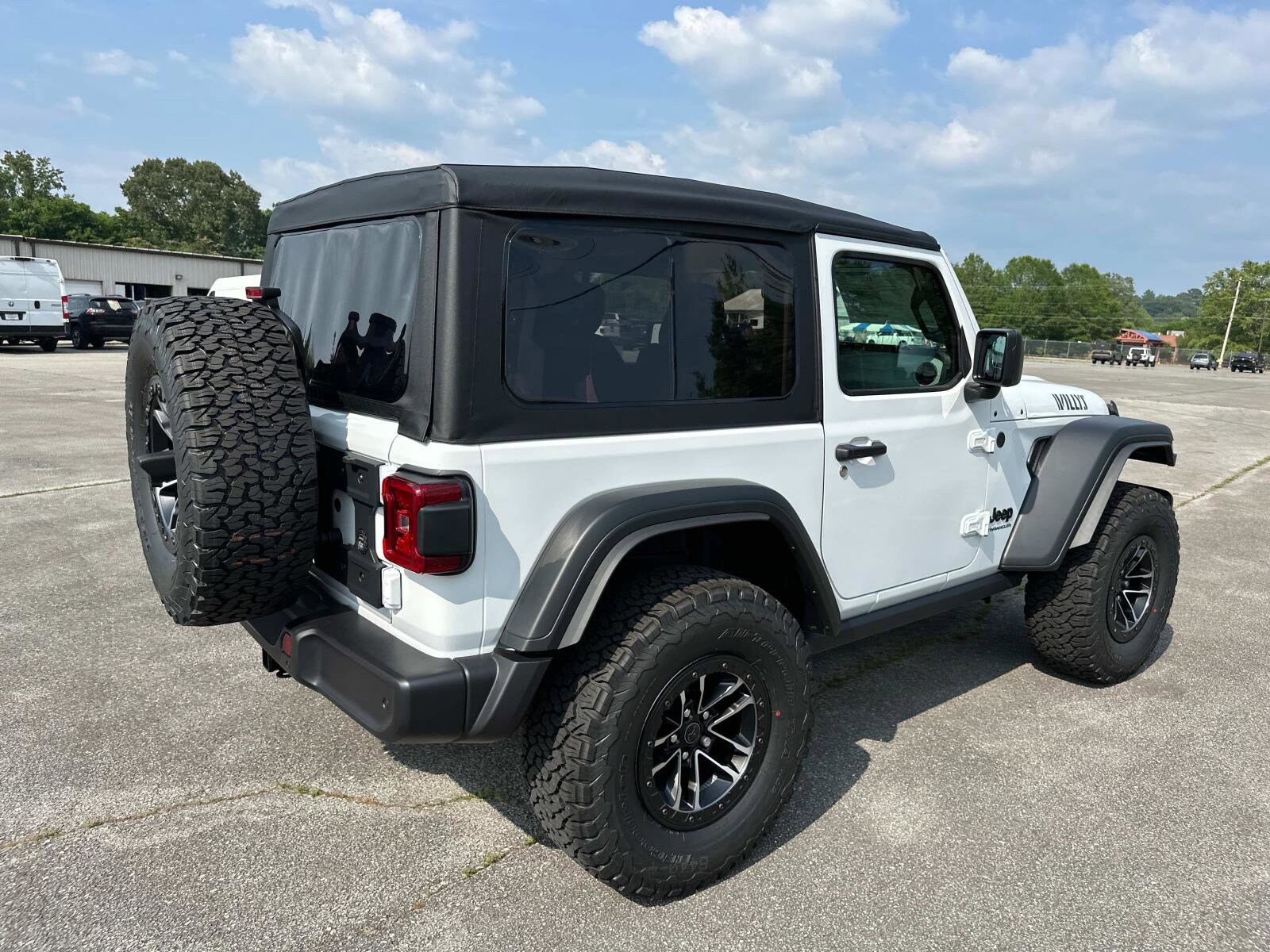 2025 Jeep Wrangler Sport photo 4