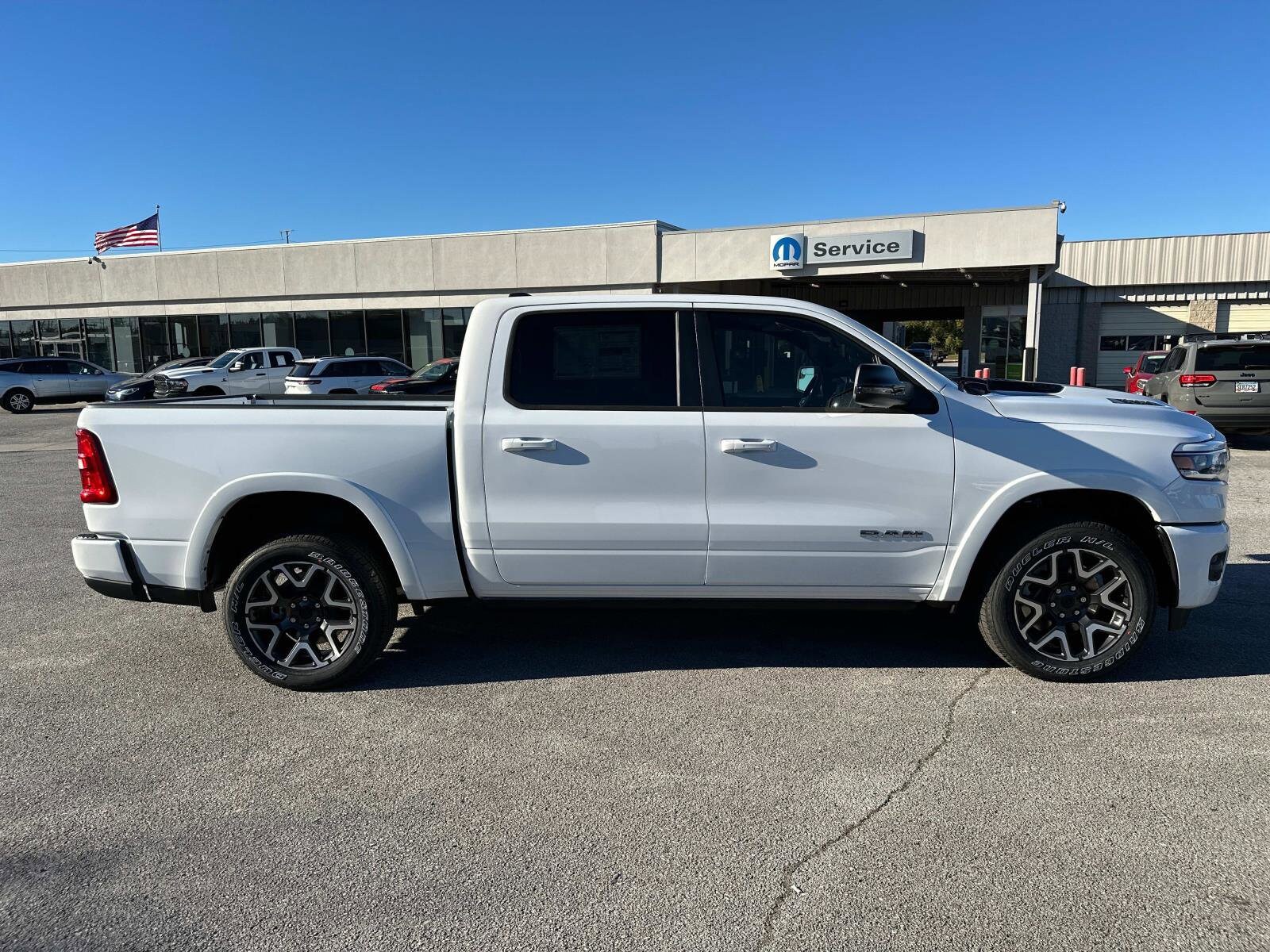 2025 Ram 1500 Laramie photo 3