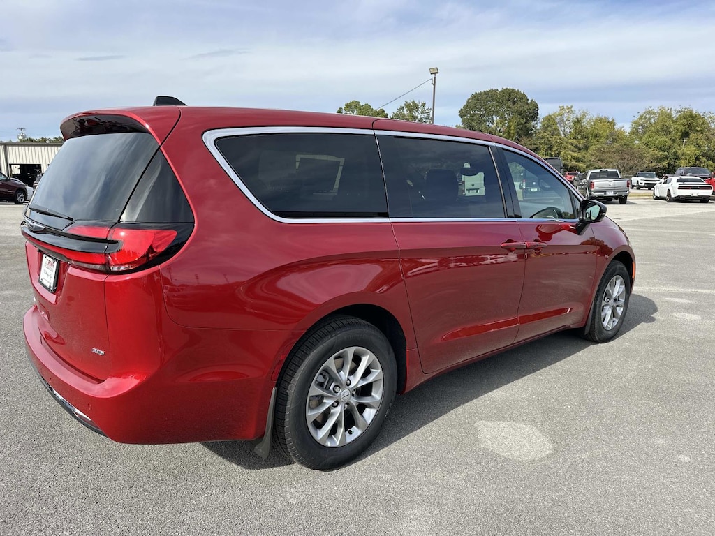 New 2026 Chrysler Pacifica Select Passenger Van