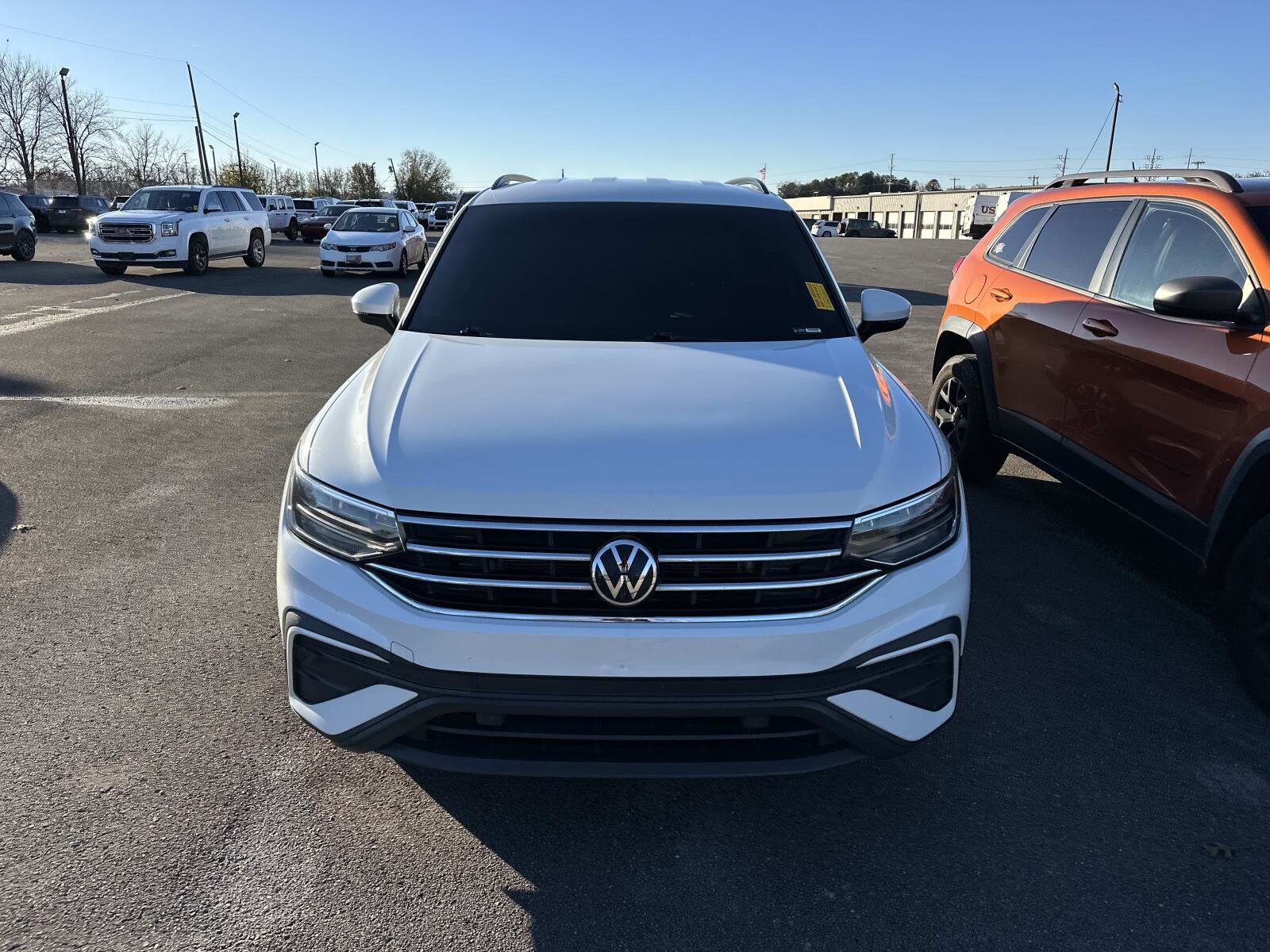 2022 Volkswagen Tiguan S photo 2