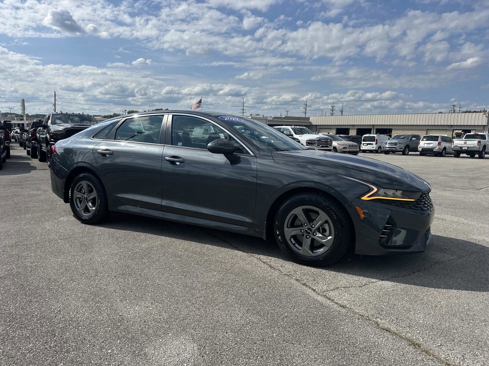 2022 Kia K5 LXS photo 2