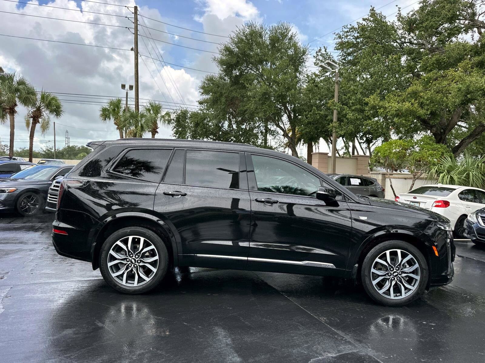 2021 Cadillac XT6 Sport photo 3
