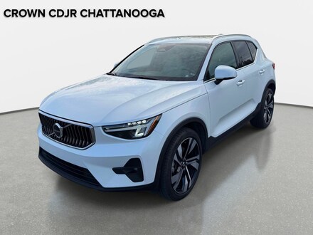 2023 Volvo XC40 Plus Bright Theme B4 FWD Plus Bright Theme