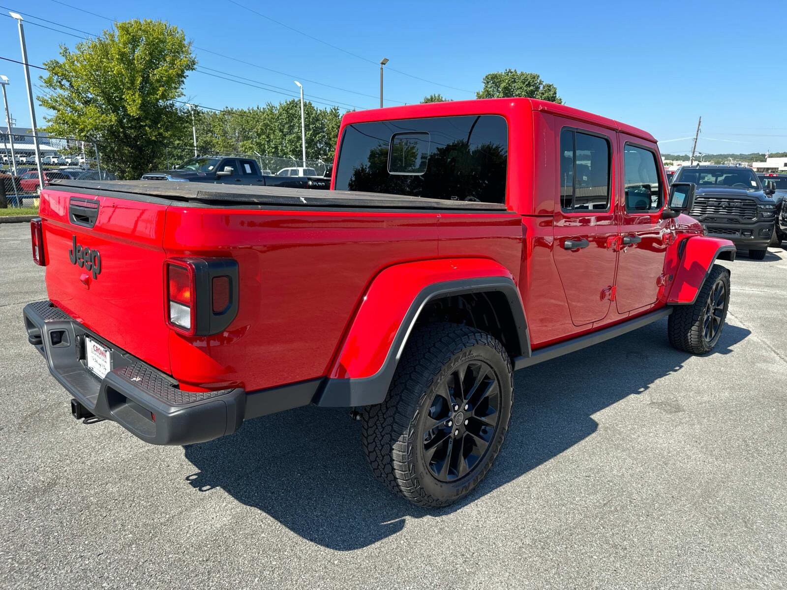 2025 Jeep Gladiator Sport photo 4