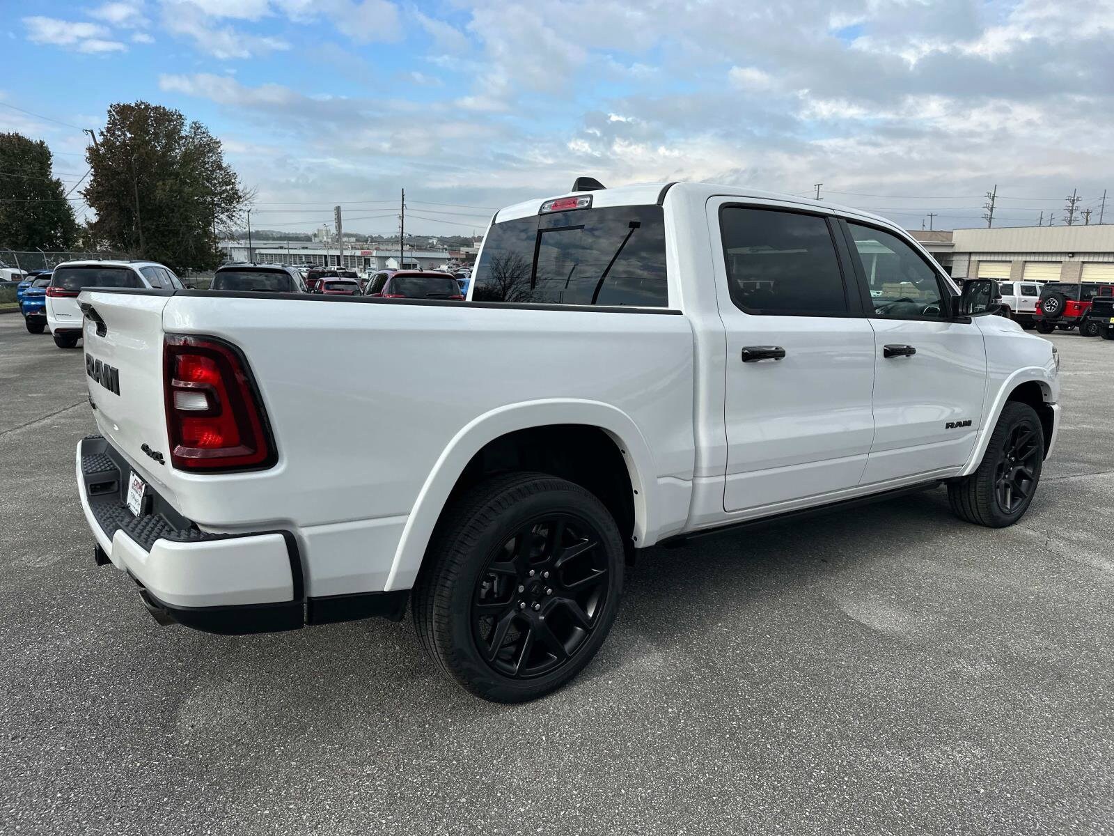 2025 Ram 1500 Laramie photo 4