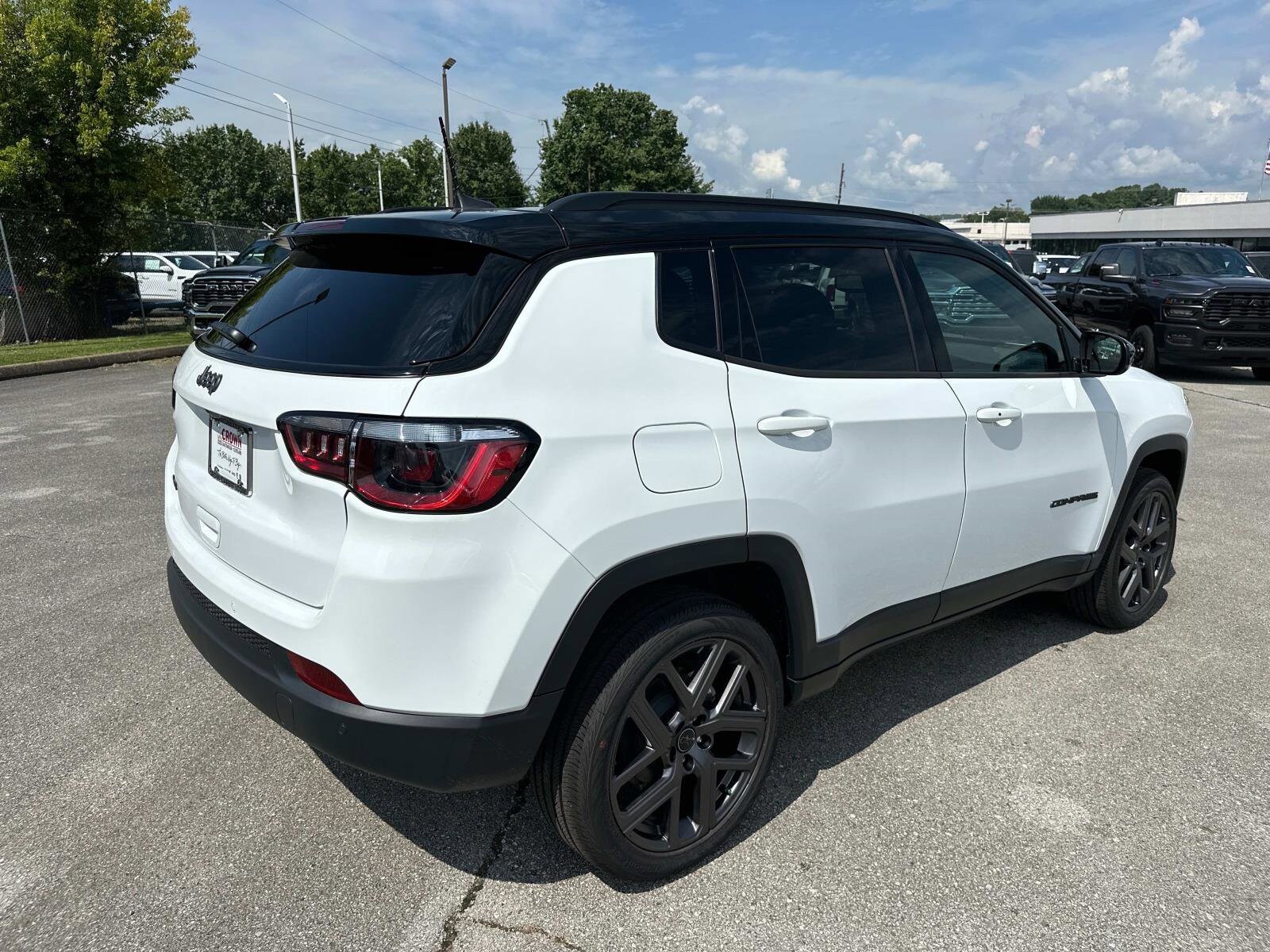 2025 Jeep Compass Limited photo 3