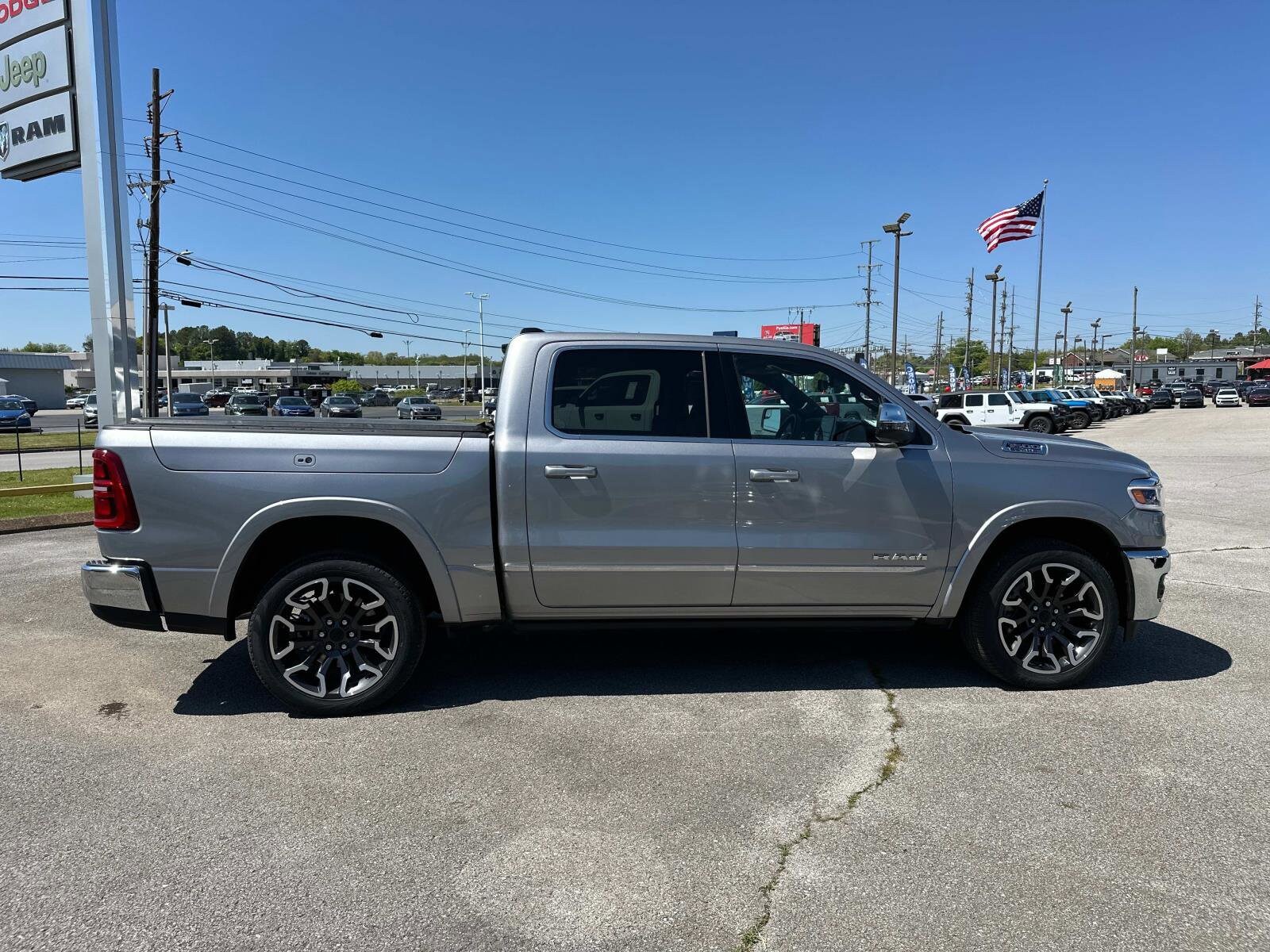2025 Ram 1500 Limited photo 3