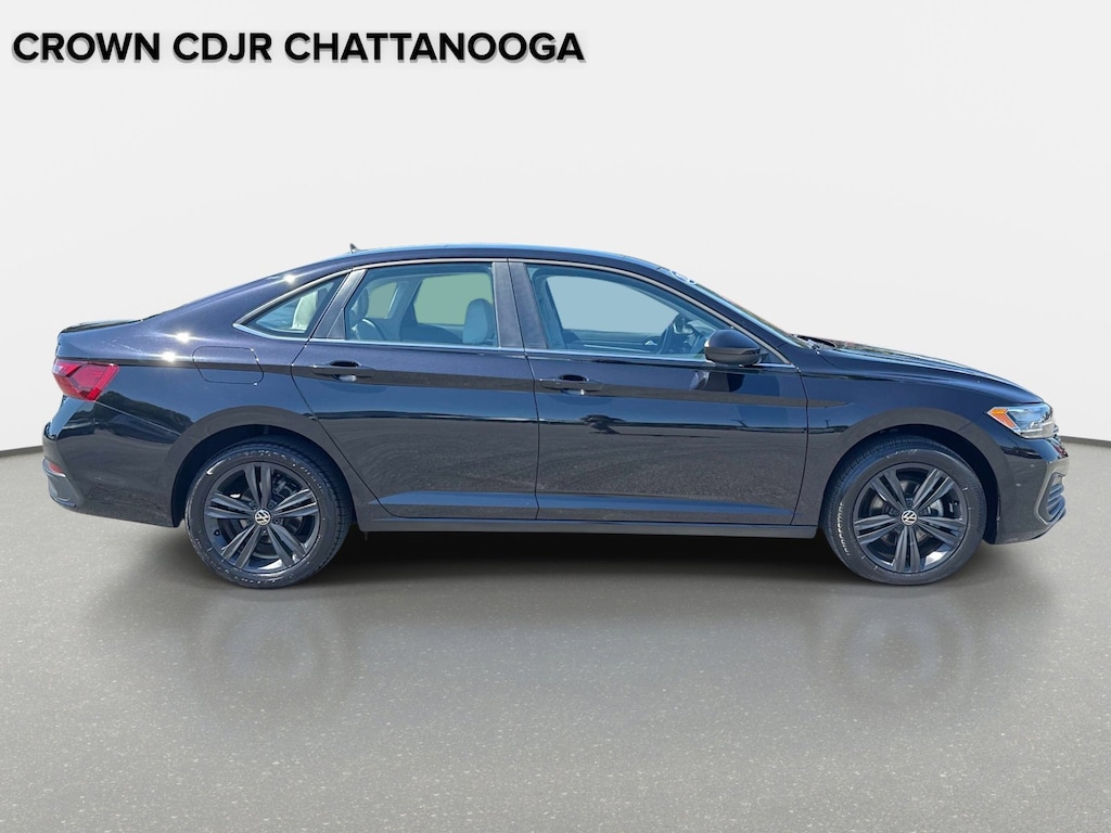 Used 2023 Volkswagen Jetta SE SE Auto