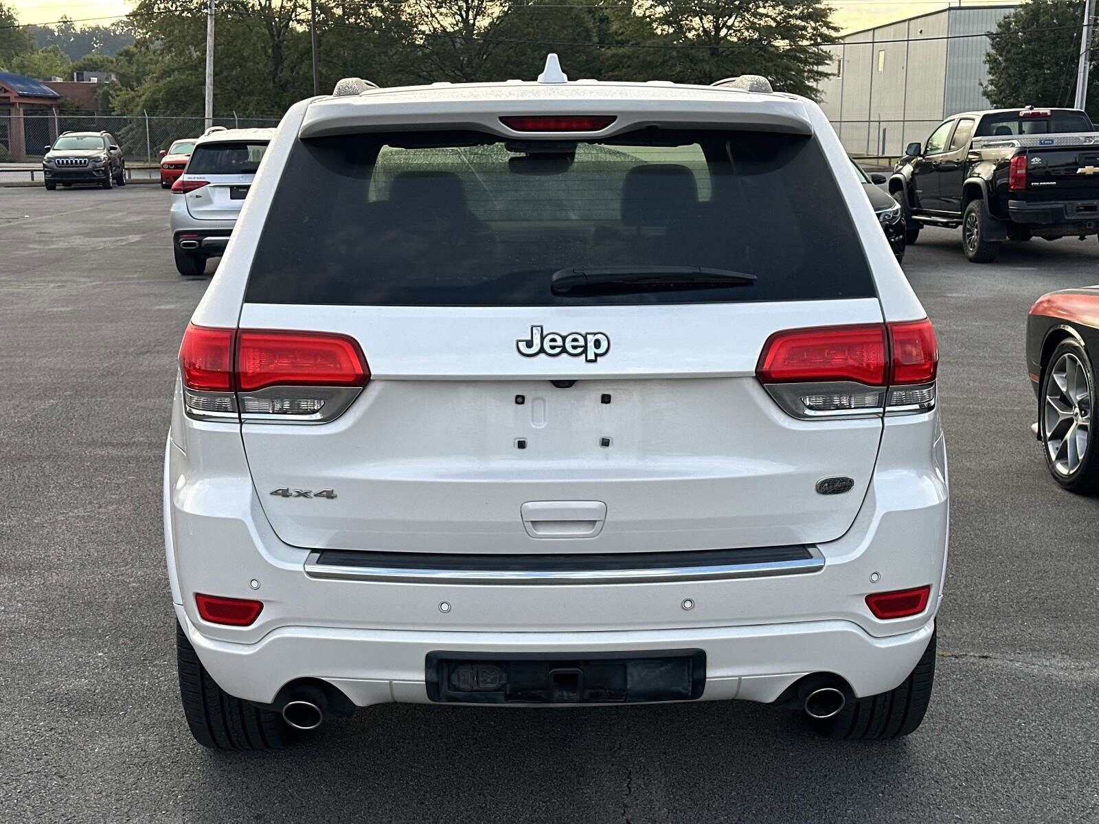 2017 Jeep Grand Cherokee Overland photo 2