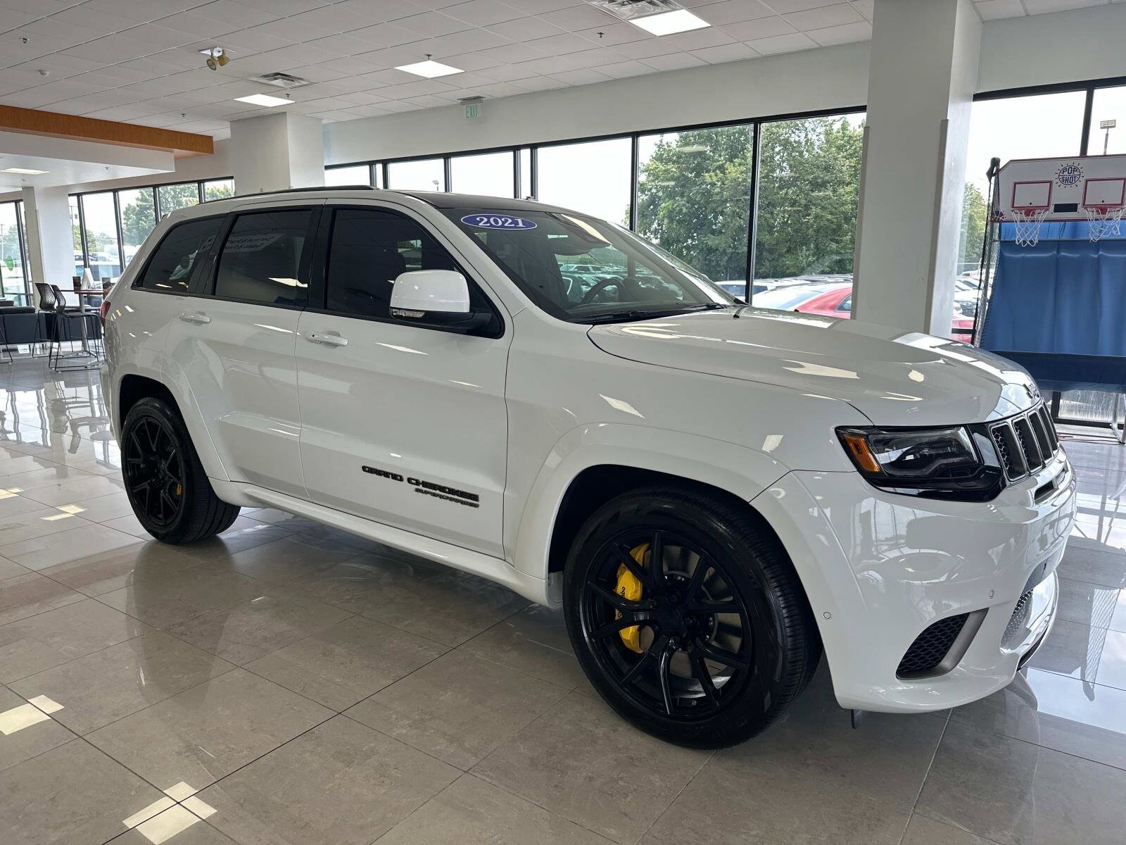 2021 Jeep Grand Cherokee Trackhawk photo 2