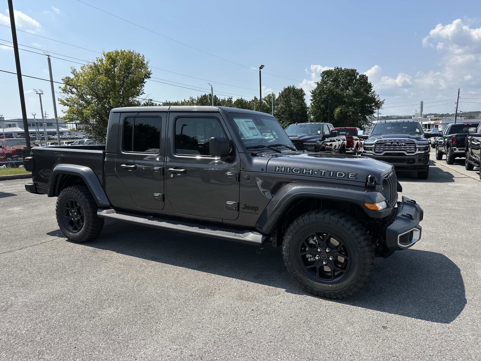 2025 Jeep Gladiator Sport photo 2
