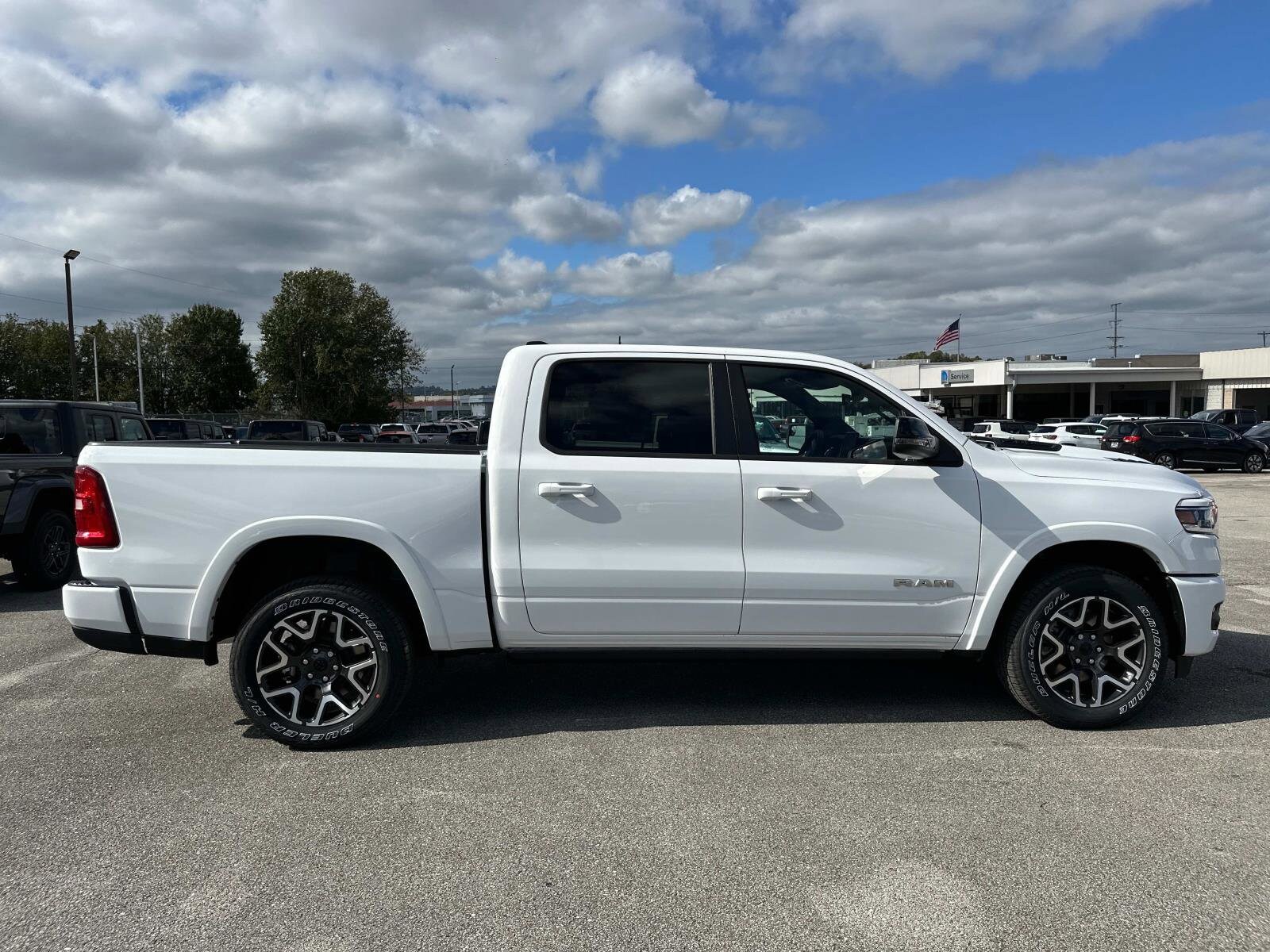 2025 Ram 1500 Laramie photo 3