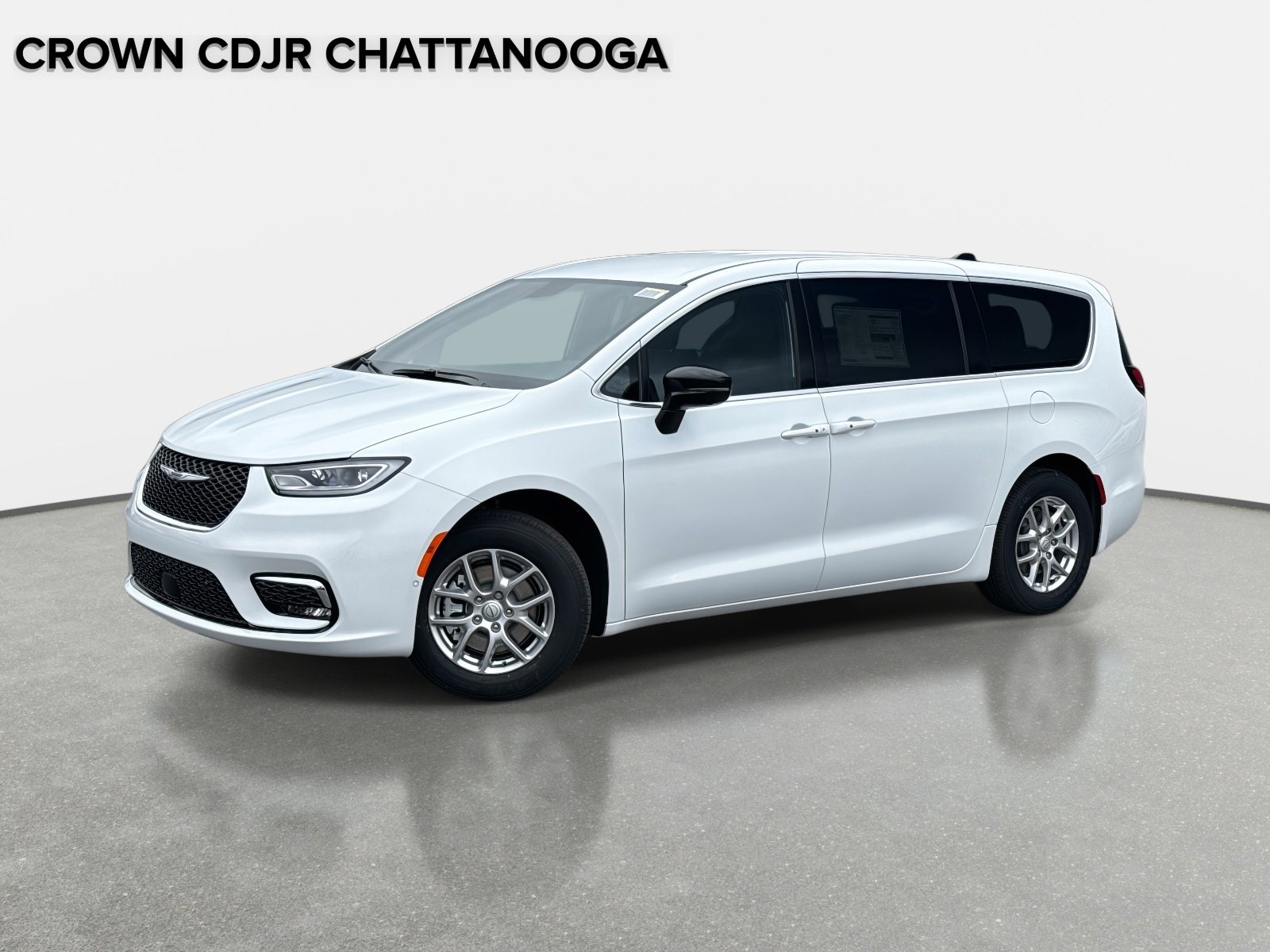 2026 Chrysler Pacifica Select's photo