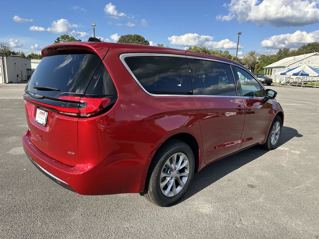 New 2026 Chrysler Pacifica Select Passenger Van