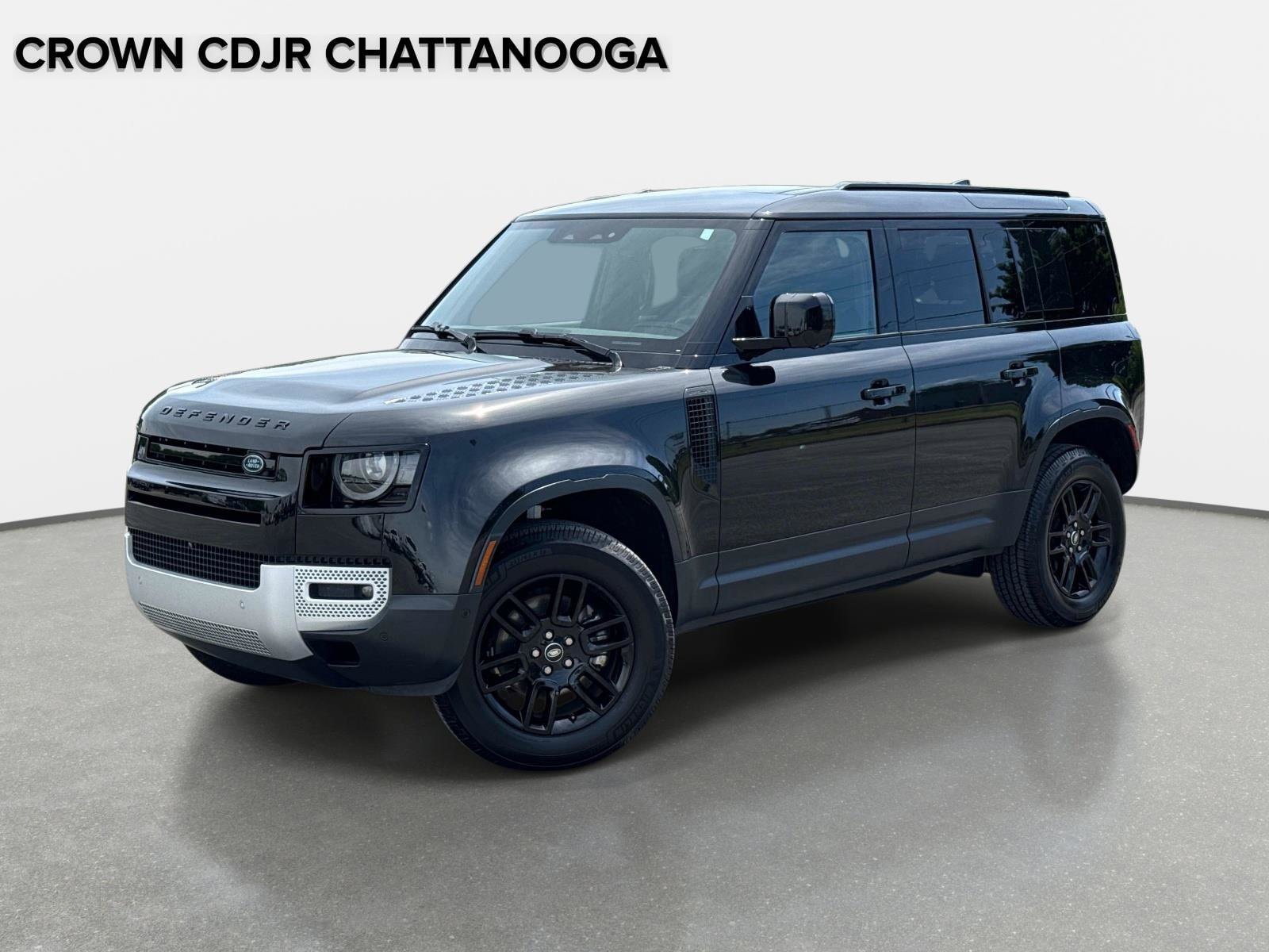 2025 Land Rover Defender 110 S P300's photo