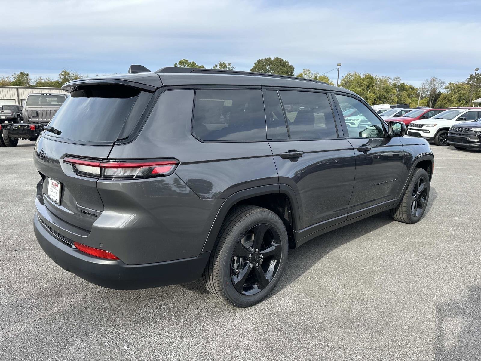 2025 Jeep Grand Cherokee Limited photo 4