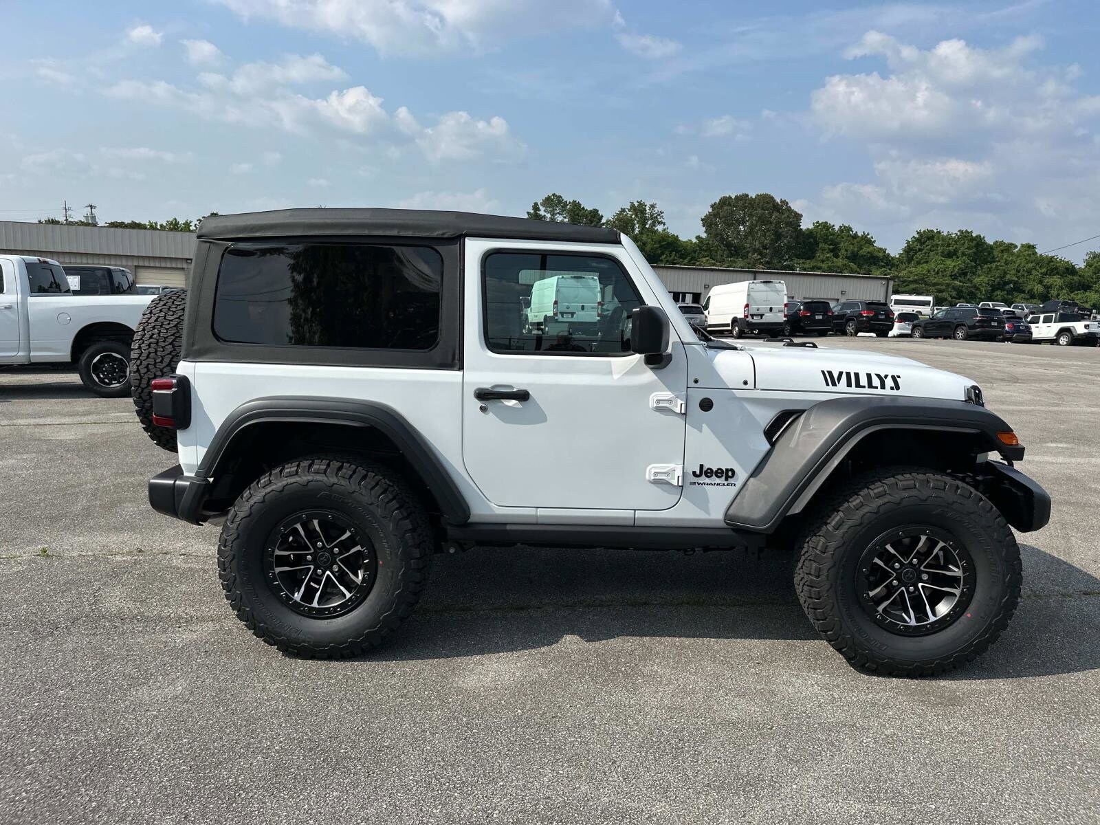 2025 Jeep Wrangler Sport photo 3