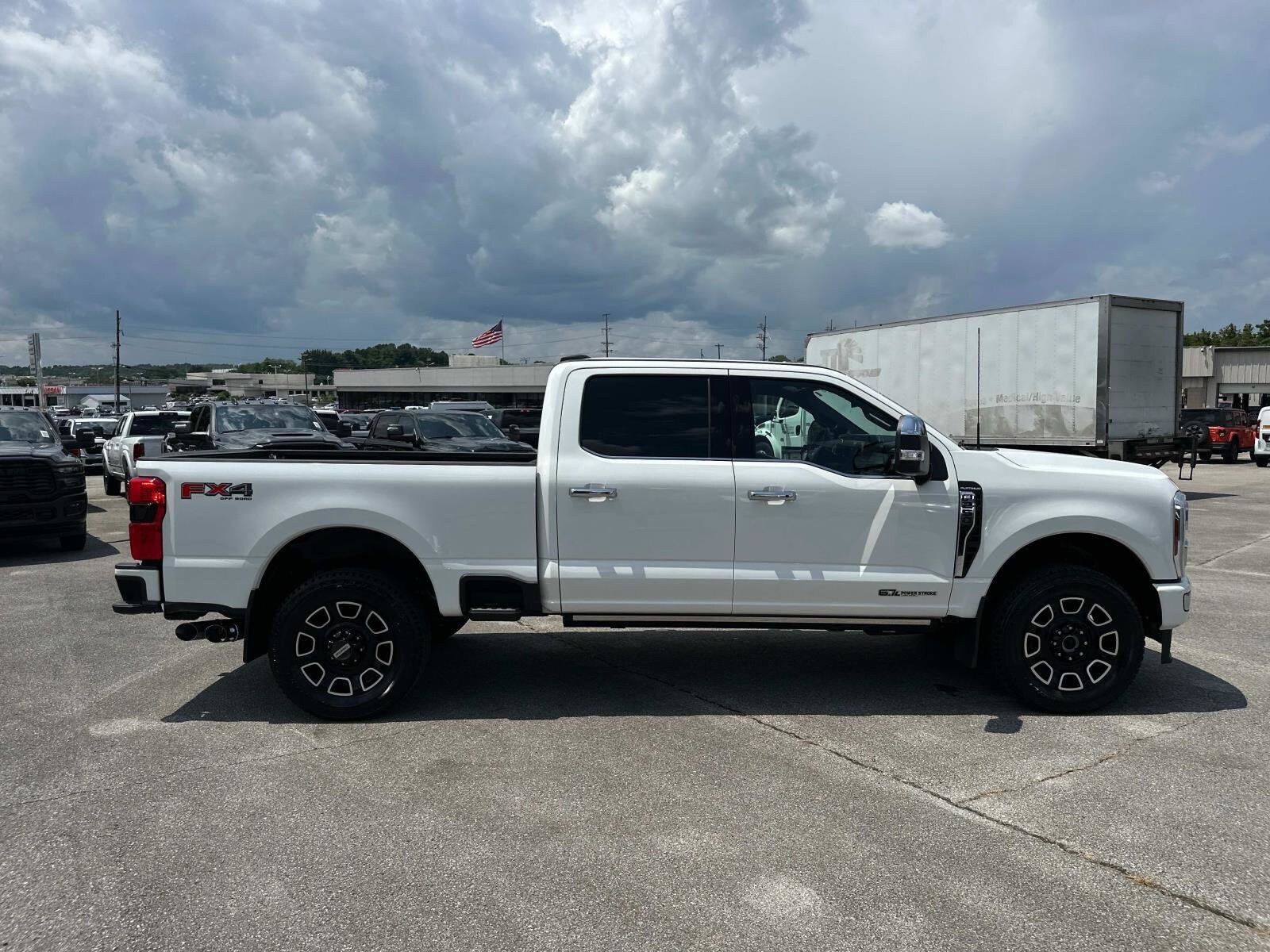 2024 Ford F-250 Platinum photo 3