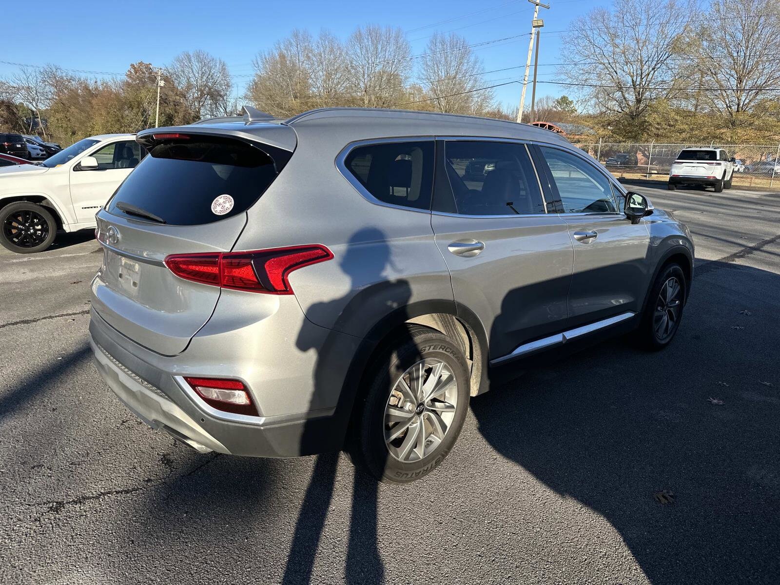 2020 Hyundai Santa Fe SEL photo 3