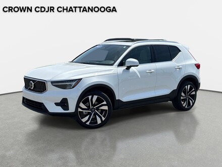 2023 Volvo XC40 Plus Bright Theme B4 FWD Plus Bright Theme
