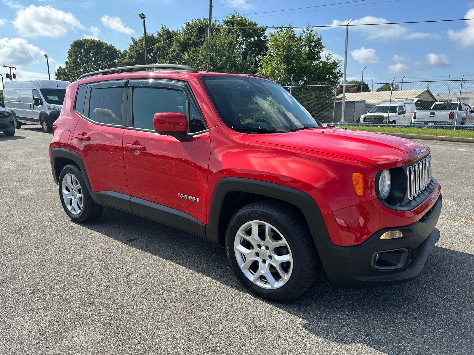 2015 Jeep Renegade Latitude photo 2