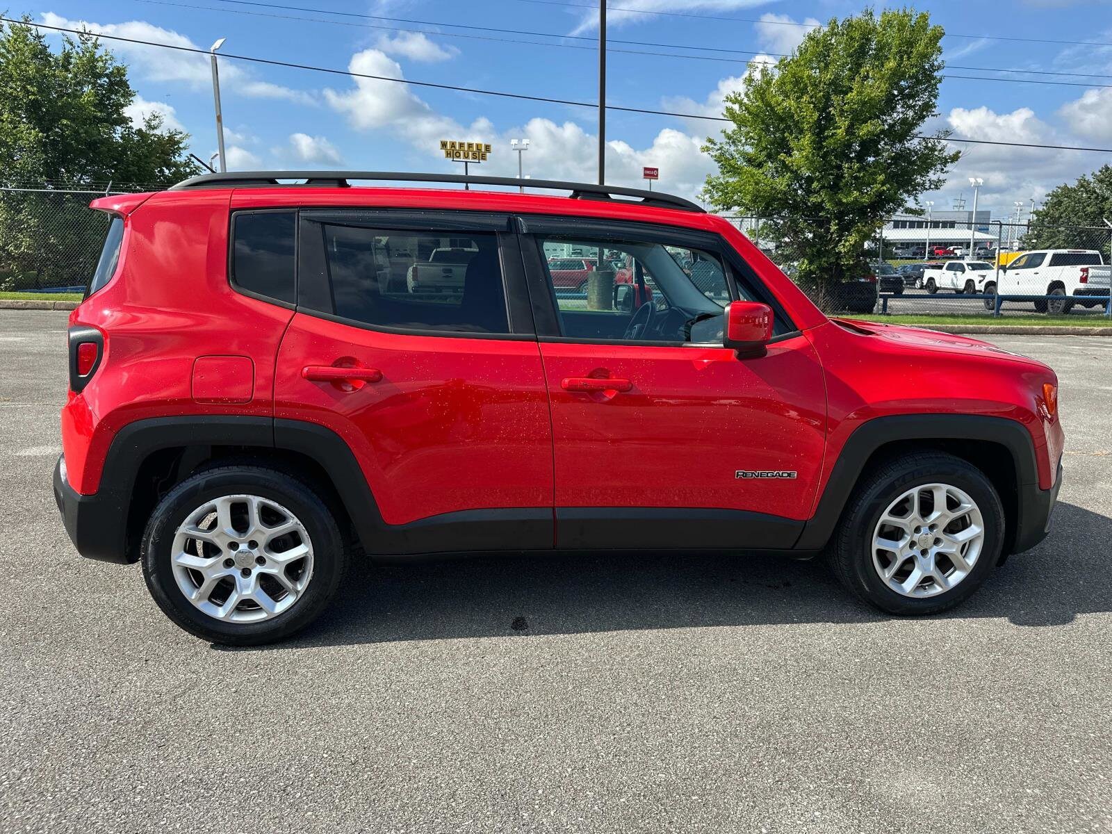 2015 Jeep Renegade Latitude photo 3