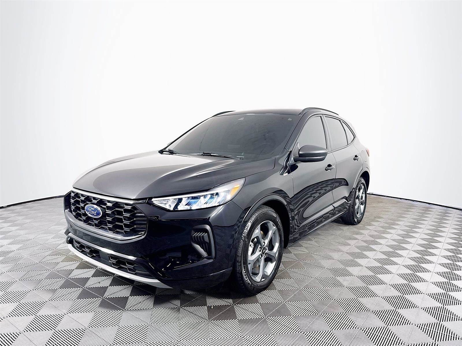 2023 Ford Escape ST-Line photo 3