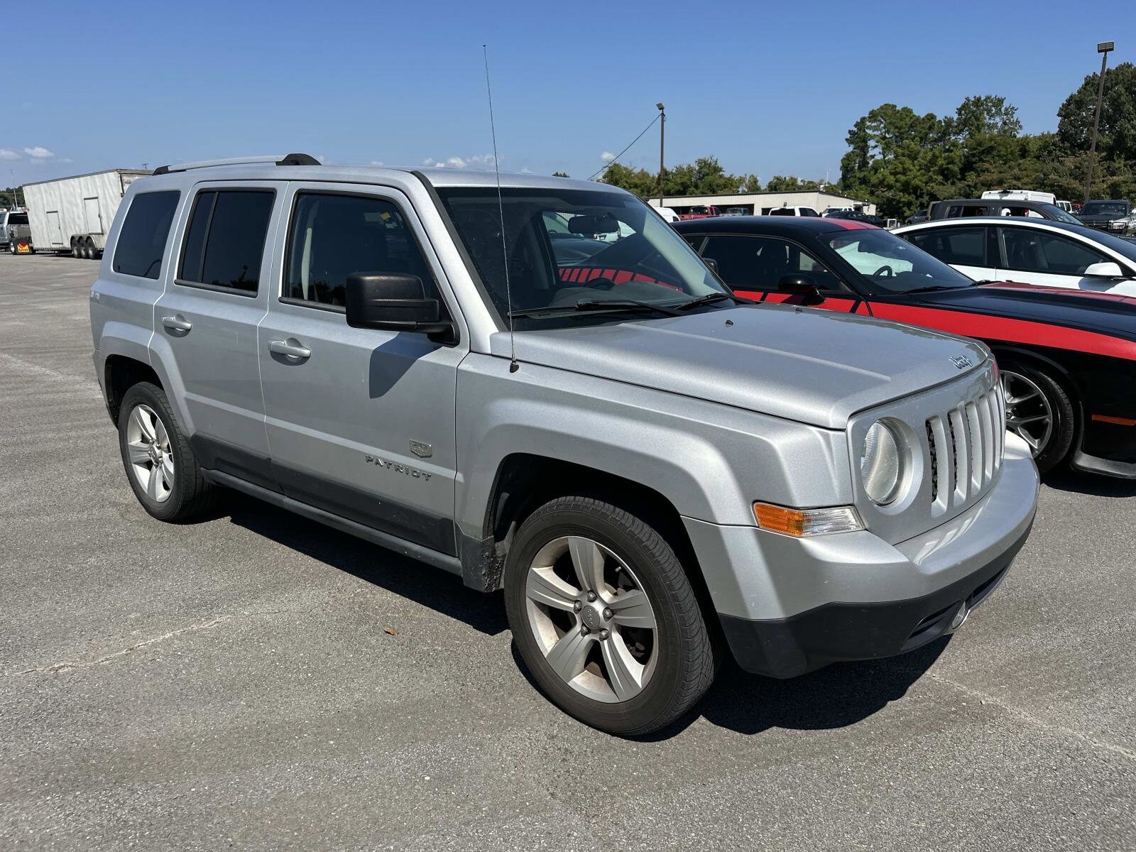 2011 Jeep Patriot Limited Latitude photo 3