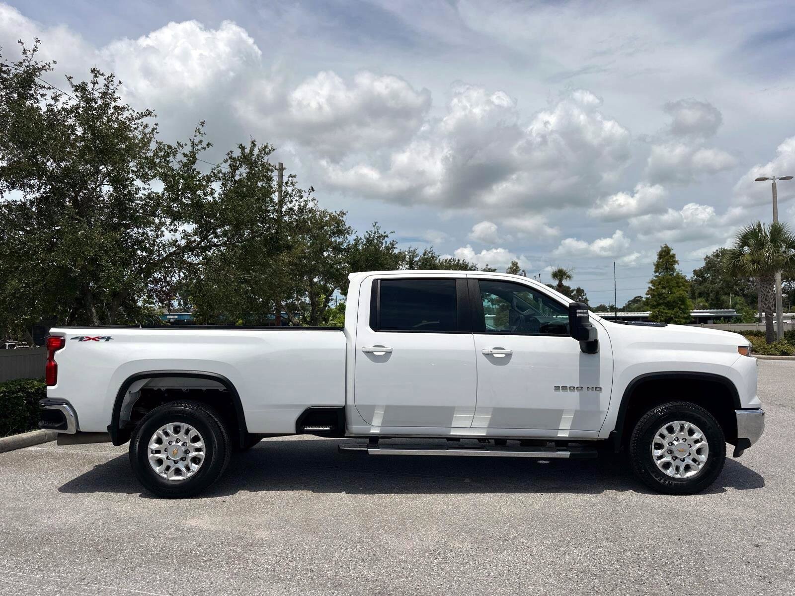 2024 Chevrolet Silverado 3500HD LT photo 3