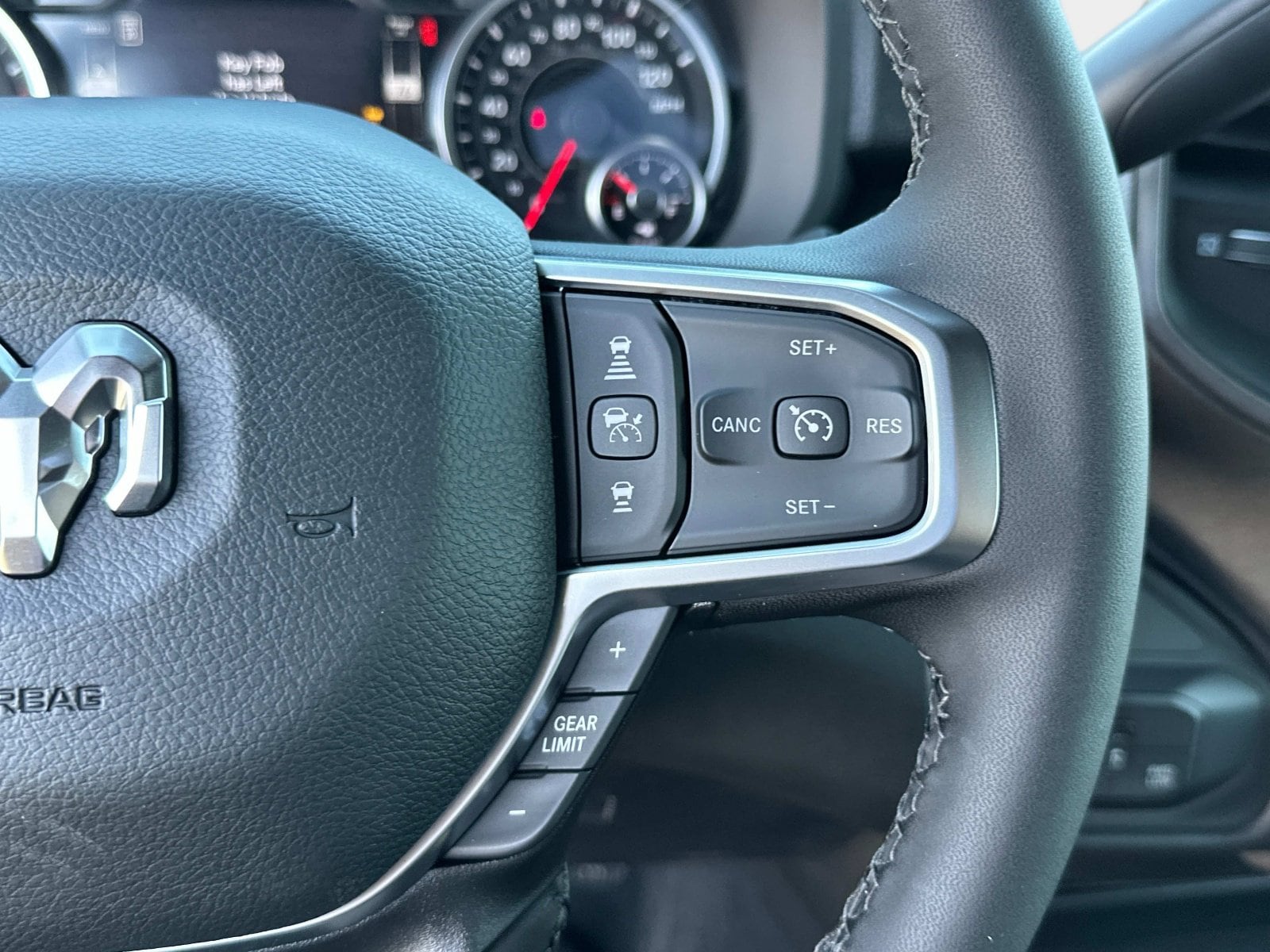 2025 RAM 2500 Tradesman - Photo 31