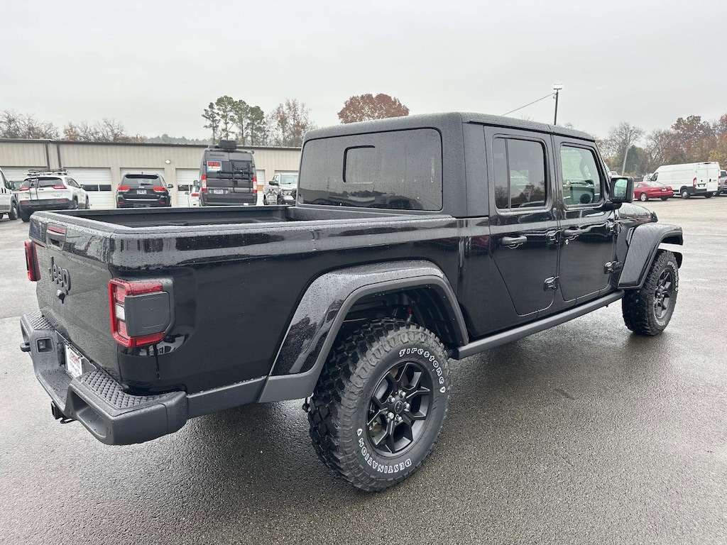New 2025 Jeep Gladiator Sport Pickup