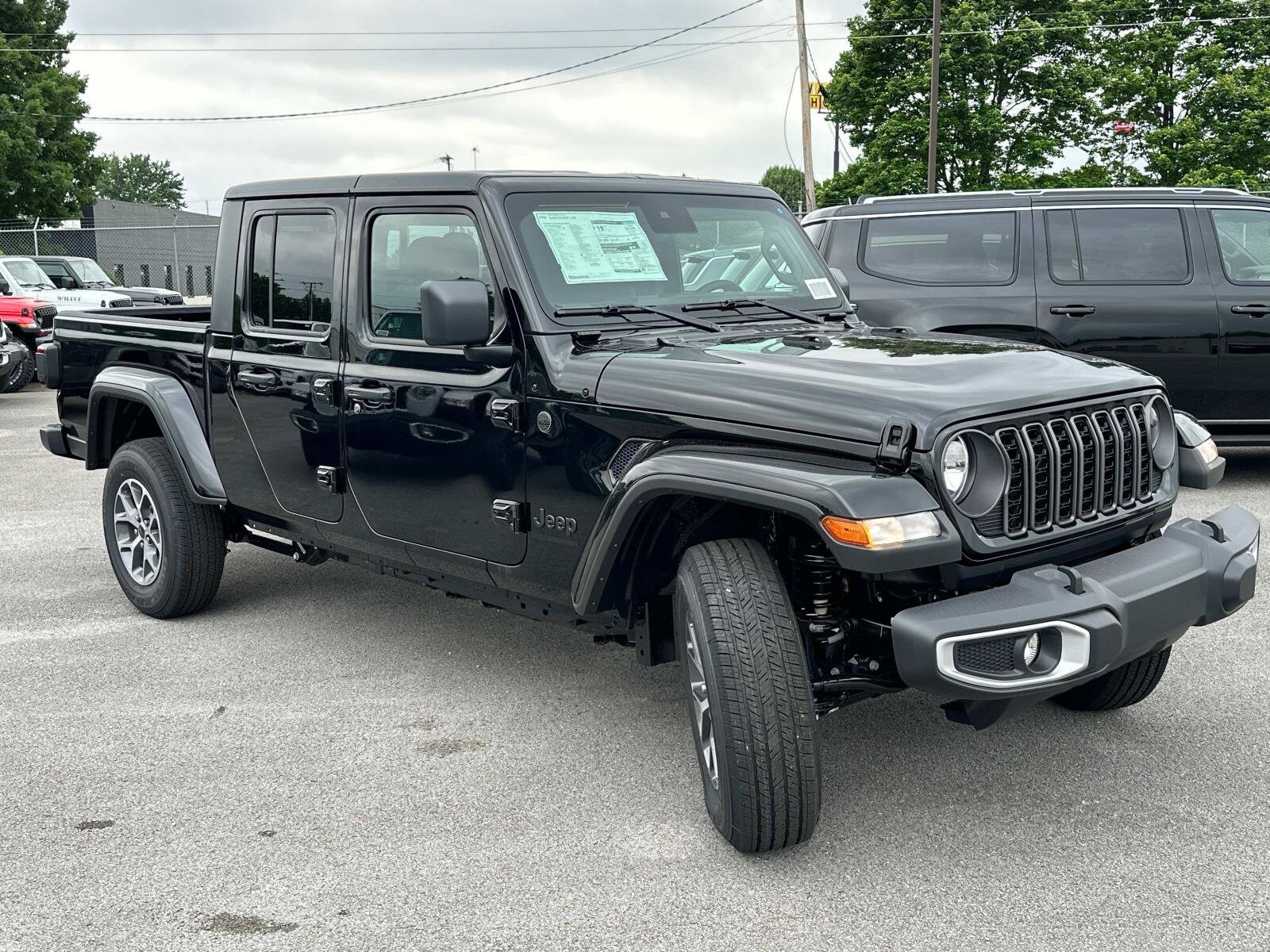 2024 Jeep Gladiator Sport photo 2