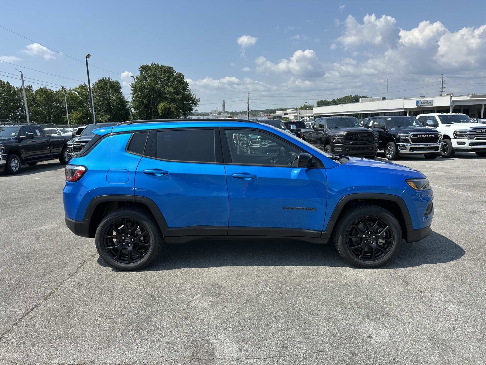 2025 Jeep Compass Latitude photo 3