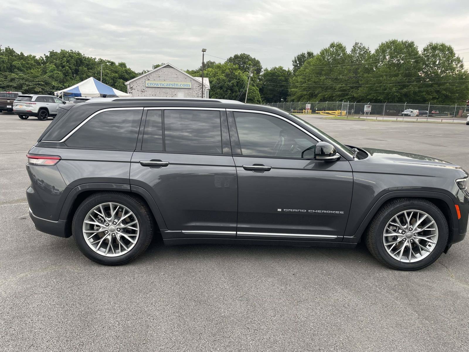 View vehicle photo 7