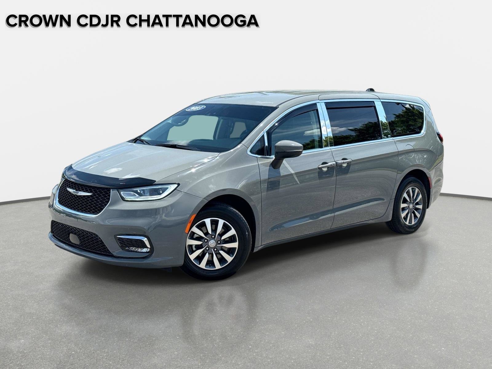 2023 Chrysler Pacifica Touring L's photo
