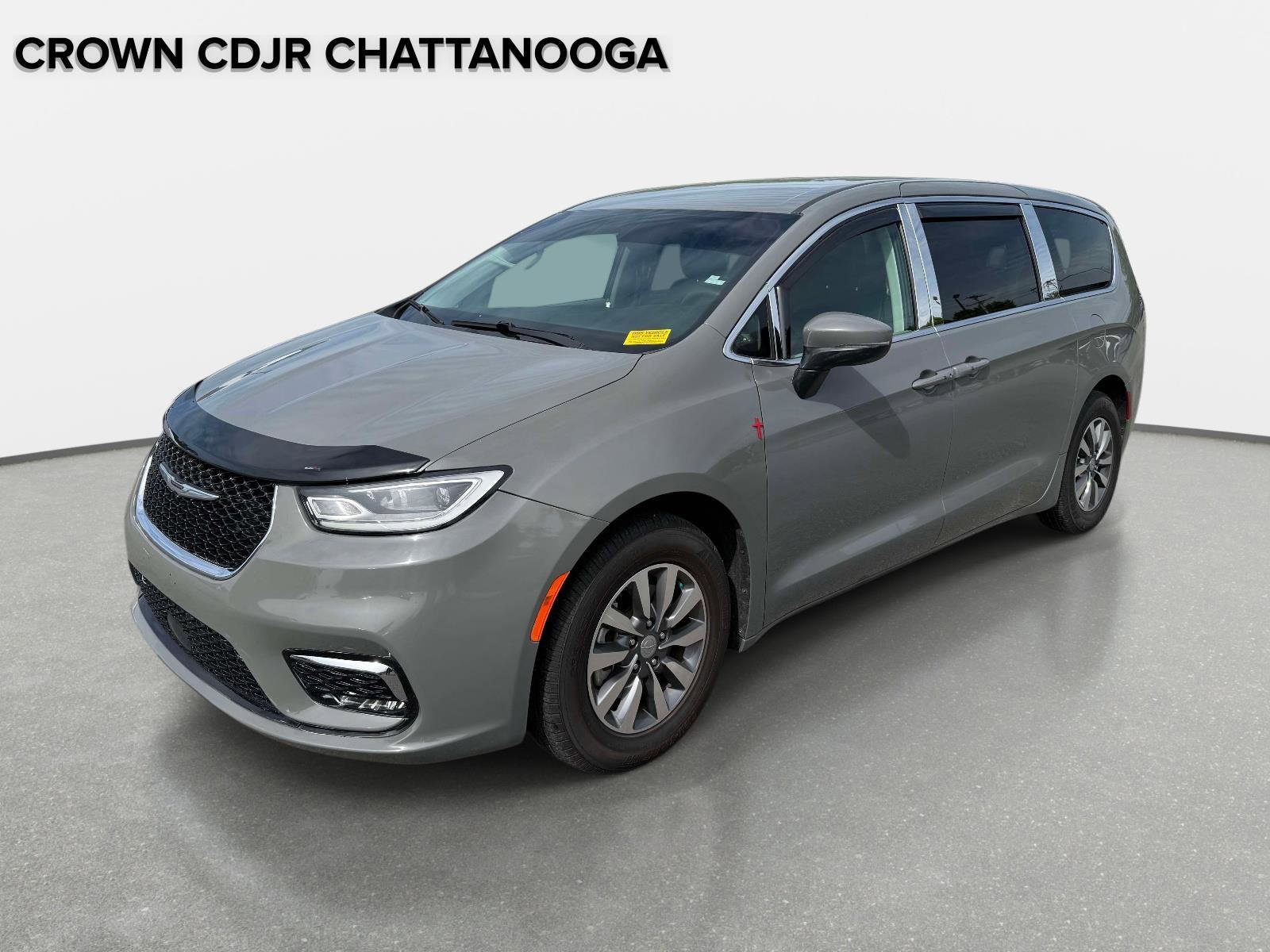 2023 Chrysler Pacifica Touring L's photo