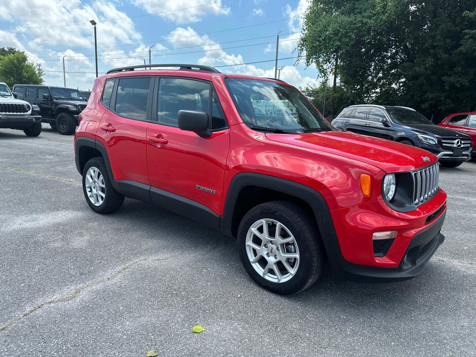 Used 2023 Jeep Renegade Latitude with VIN ZACNJDB15PPP18029 for sale in Chattanooga, TN