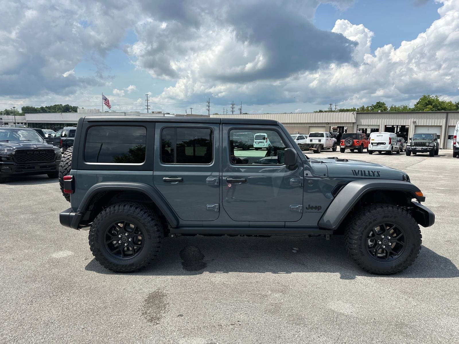 2025 Jeep Wrangler Sport photo 3