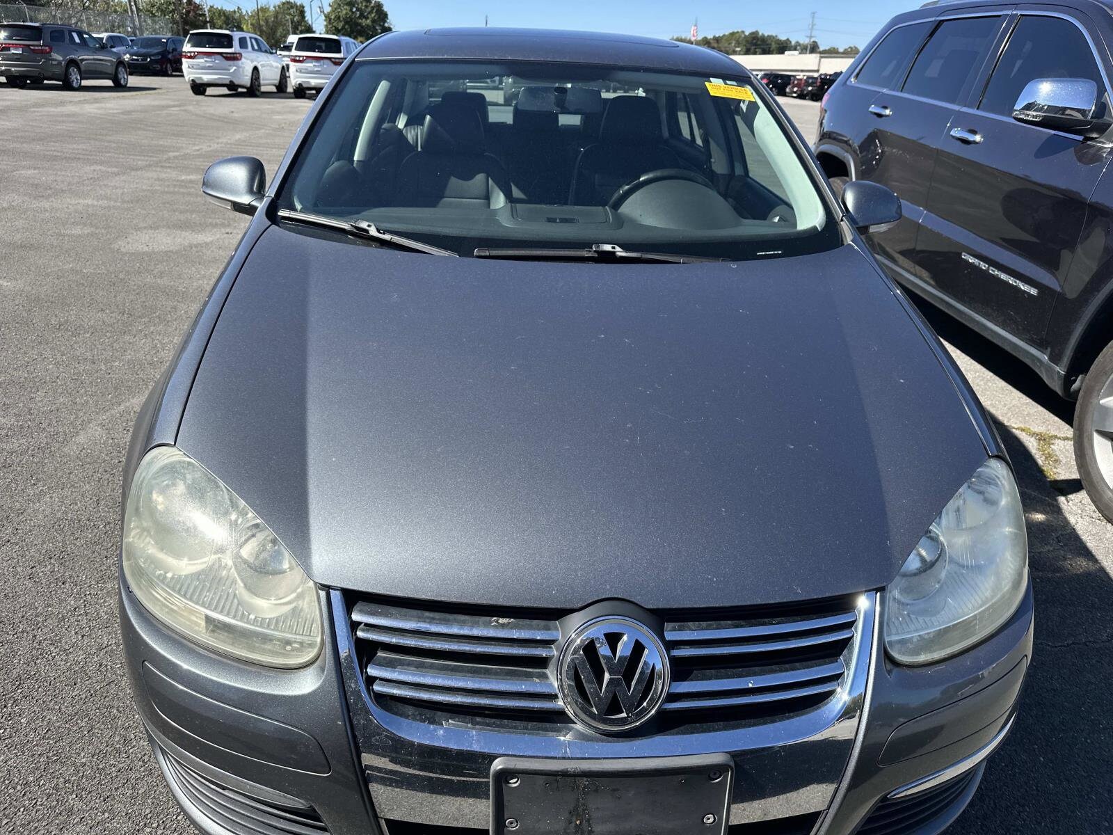 2008 Volkswagen Jetta SEL photo 2