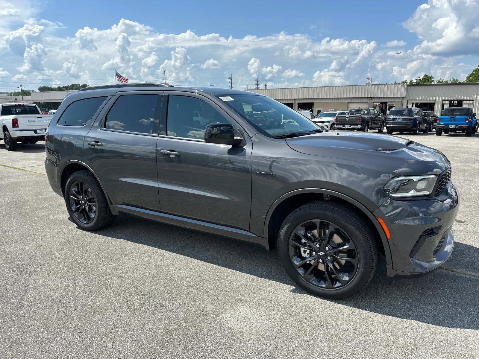 2025 Dodge Durango R/T photo 2
