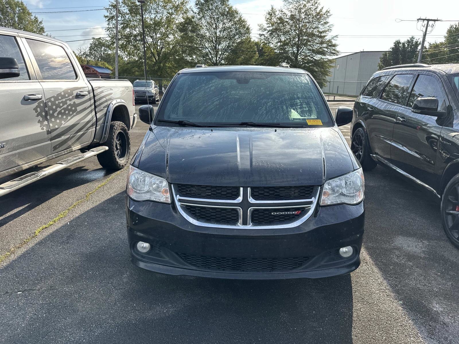 2019 Dodge Grand Caravan SXT photo 2