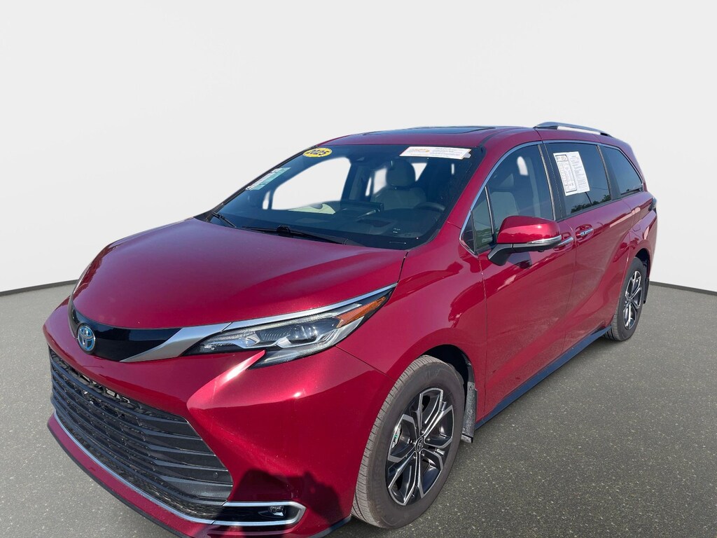 Used 2025 Toyota Sienna Platinum Platinum AWD 7-Passenger
