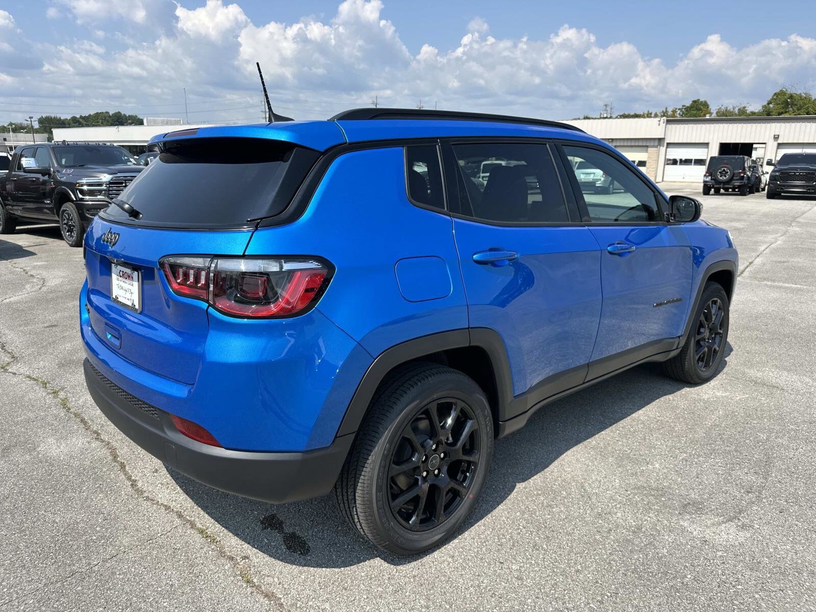 2025 Jeep Compass Latitude photo 4