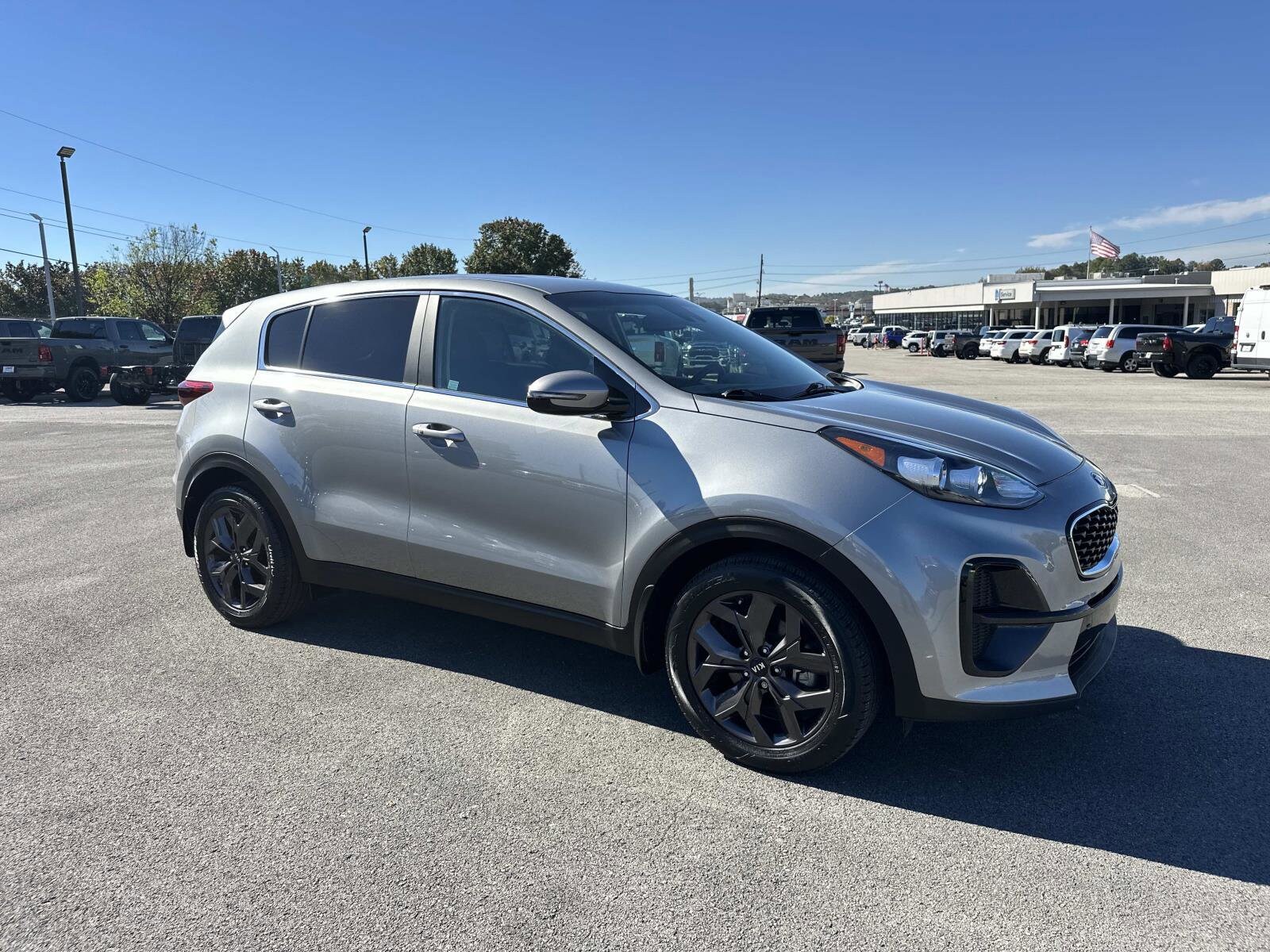 2022 Kia Sportage LX photo 2