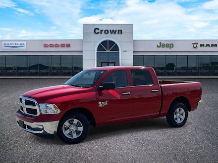 2022 Ram 1500 Classic SLT SLT 4x2 Crew Cab 57 Box